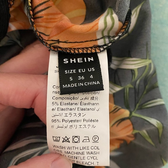 NWOT. Shein ladies romper - Picture 6 of 6